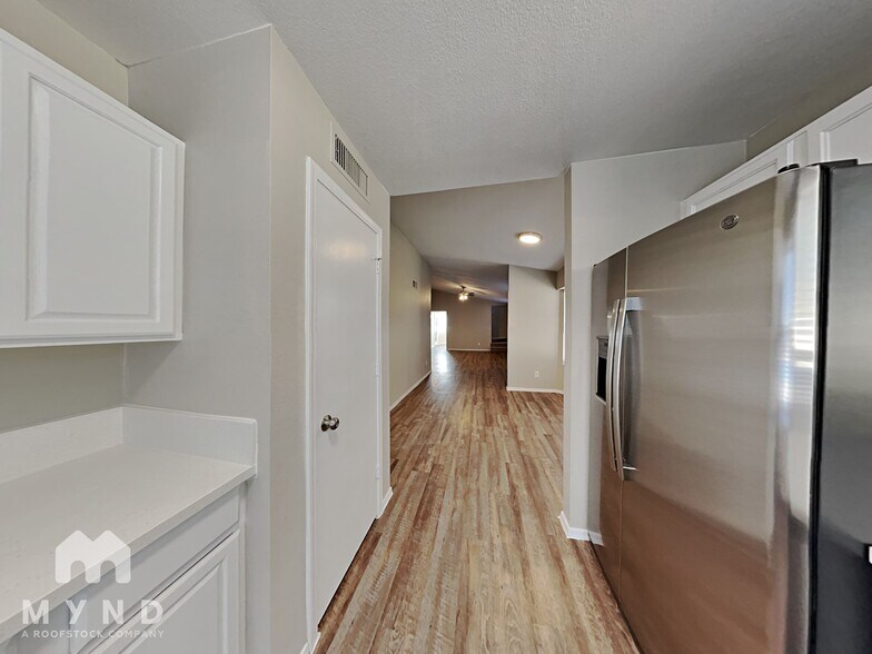 Building Photo - 19826 N 46th Dr