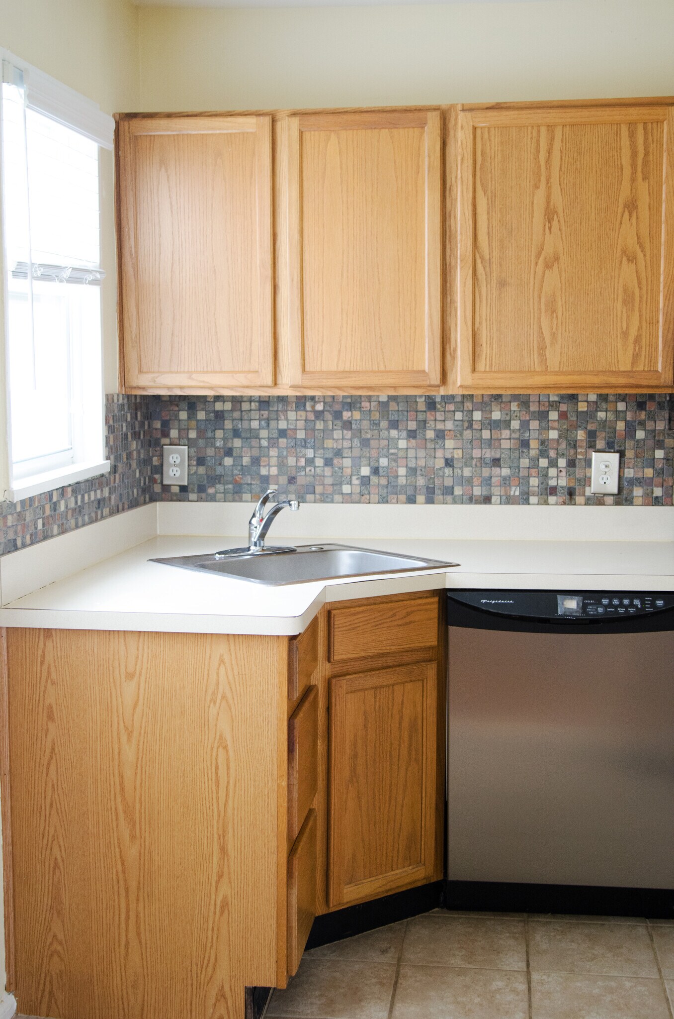 Kitchen - 3332 Coolidge Hwy