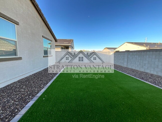 Building Photo - 2942 Kim Dr