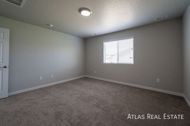 Building Photo - 1758 E Eddington St