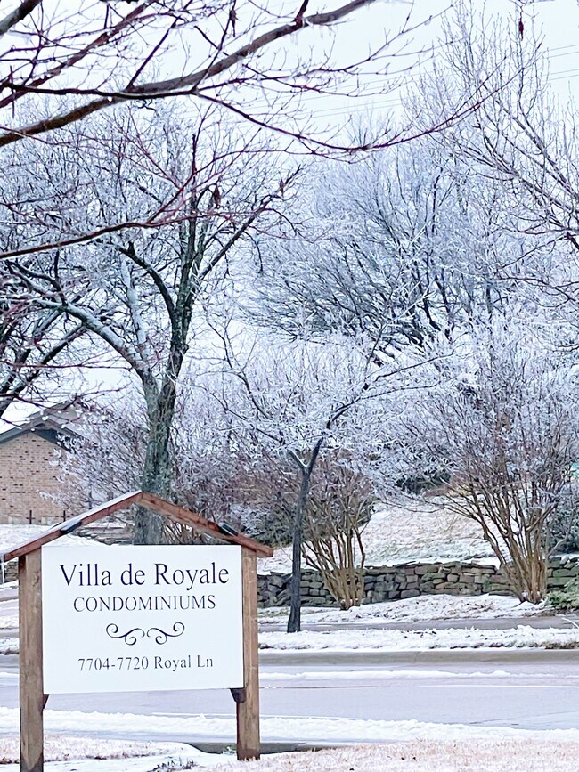 Building Photo - 7718 Royal Ln