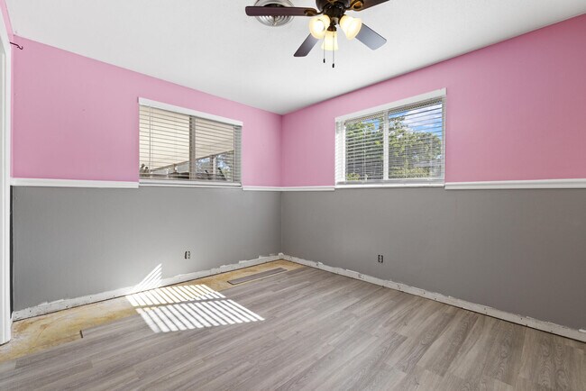 Building Photo - 6918 Tradewind Way