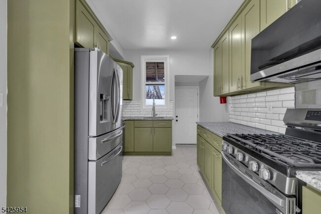 Building Photo - 123 Dodd St