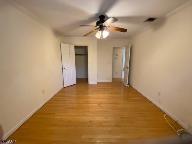 Building Photo - 607 Grove St