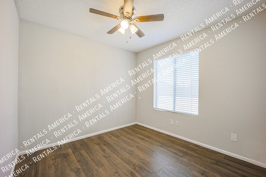 Building Photo - 1055 N Recker Rd