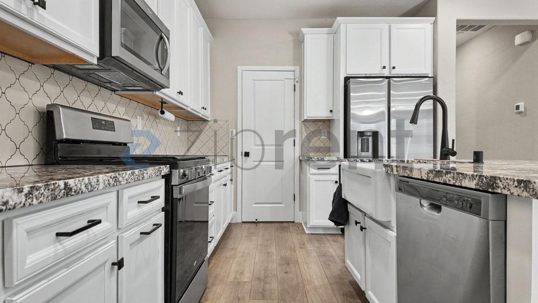 Building Photo - Unit