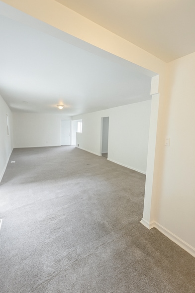 Building Photo - 1532 Harvest Ln