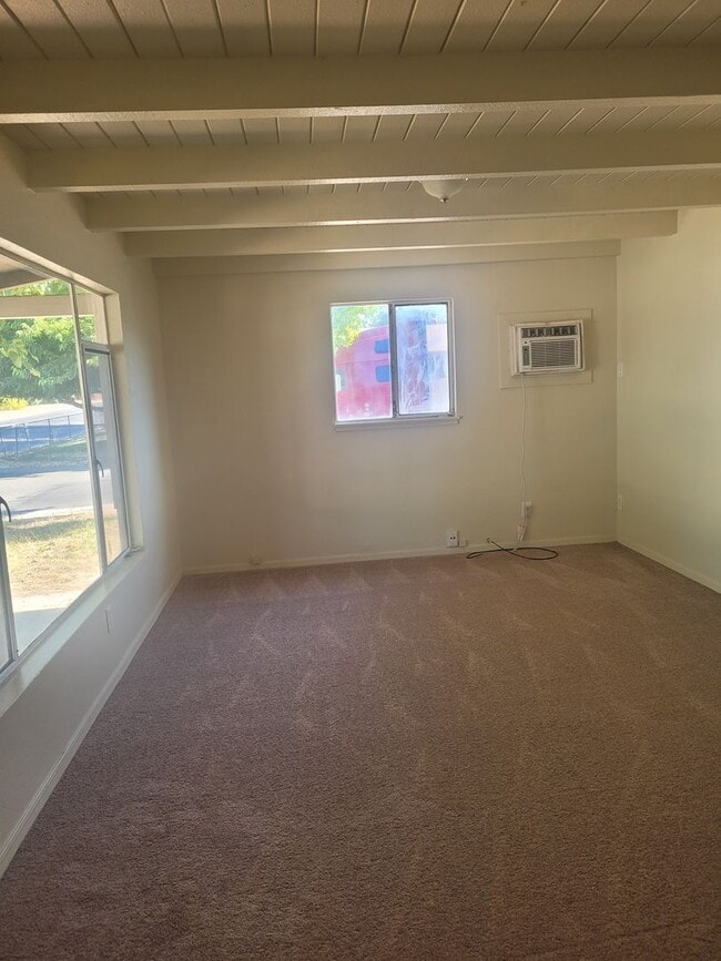 Building Photo - Charming cottage on large corner lot