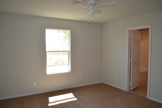 Building Photo - House for Lease in Sherman