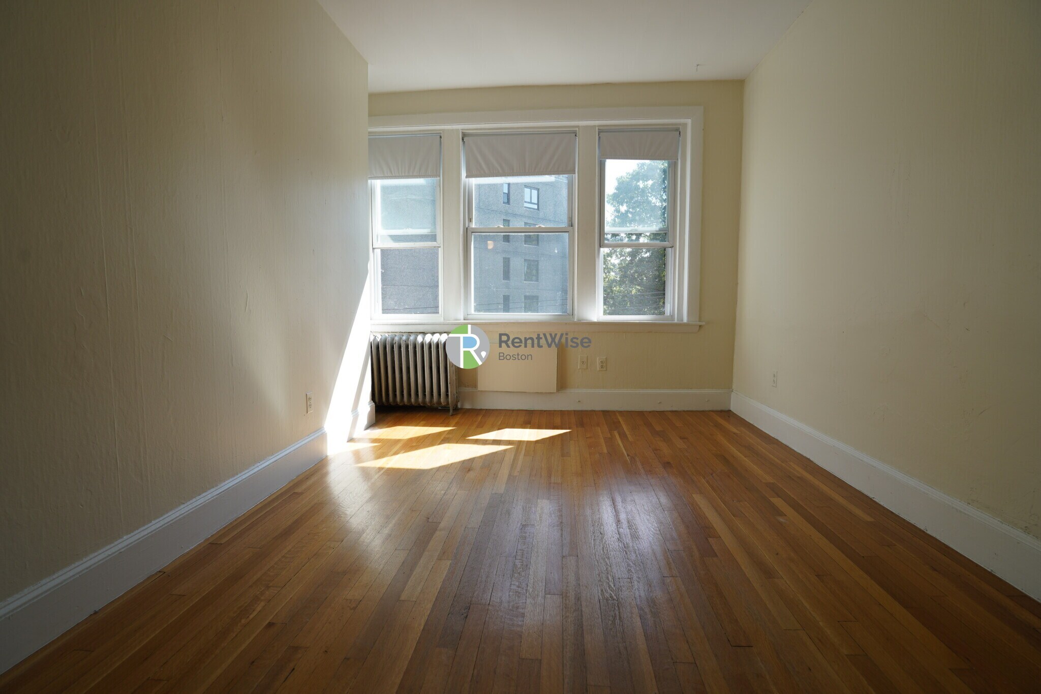 Building Photo - 33 Lancaster Terrace