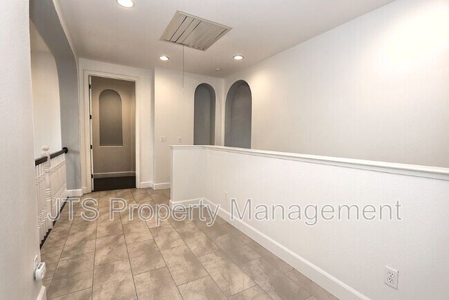 Building Photo - 5602 Jerry Litell Way