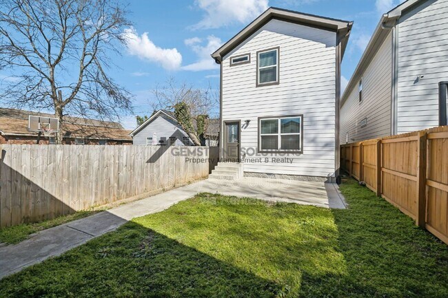 Building Photo - 1609 9th Ave N