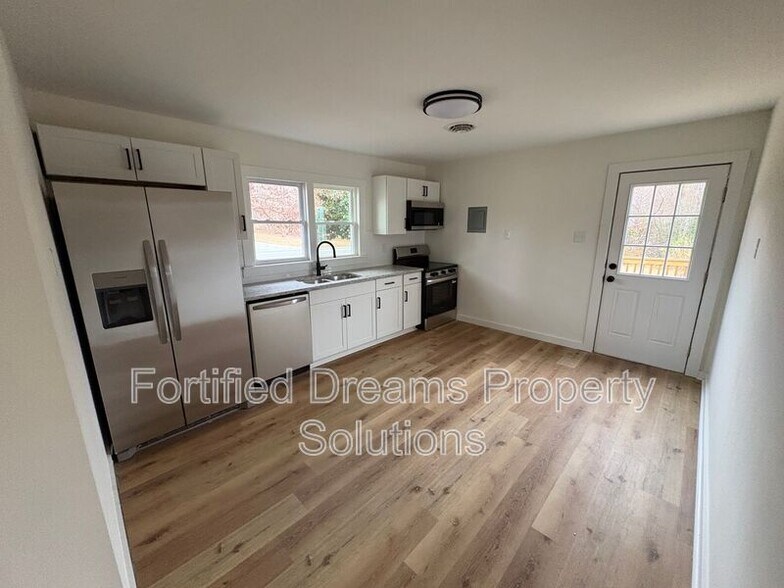 Building Photo - 429 Peeden Dr