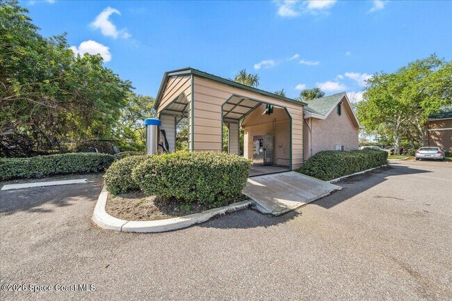 Building Photo - 7667 N Wickham Rd