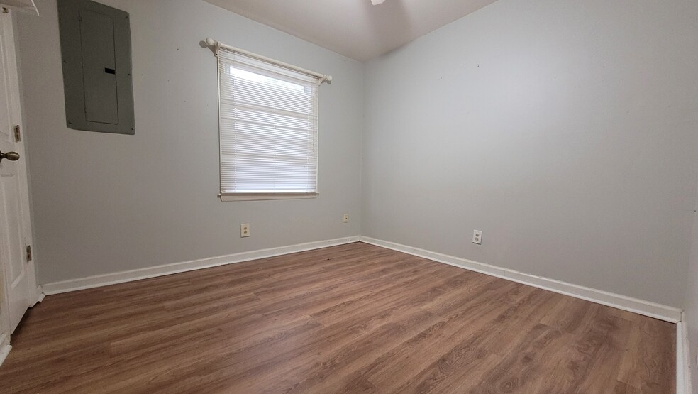 Building Photo - 4524 Baywood Dr SW