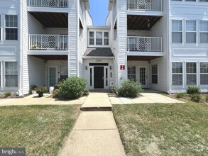 Building Photo - Gorgeous Light-Filled 2BR/2BA Penthouse Co...