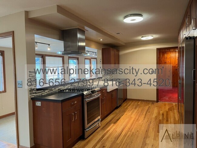 Building Photo - Spacious One Level Home on HUGE LOT!