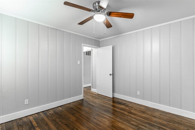 Building Photo - 345 S White Station Rd