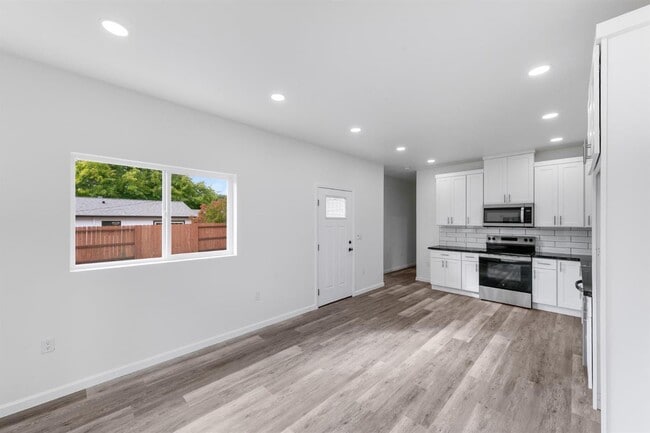 Building Photo - 7750 Wachtel Way