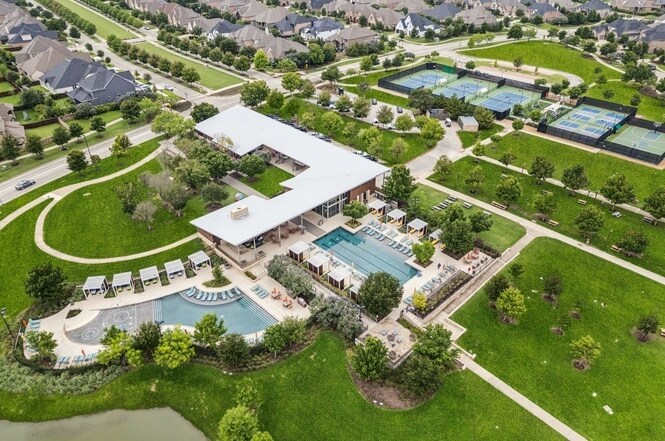 Building Photo - 4871 Lockwood Dr
