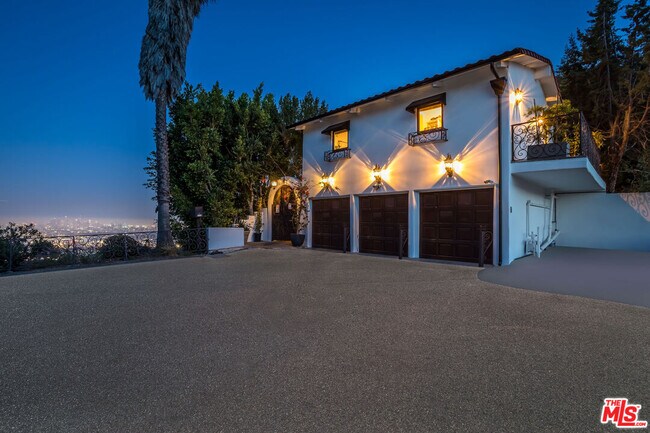 Building Photo - 8149 Mannix Dr