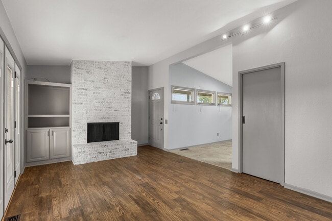 Building Photo - 4031 Gossett Dr