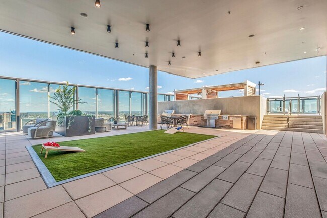 Building Photo - 2 Bedroom Luxury Condo w/ Exquisite Design and World-class Service