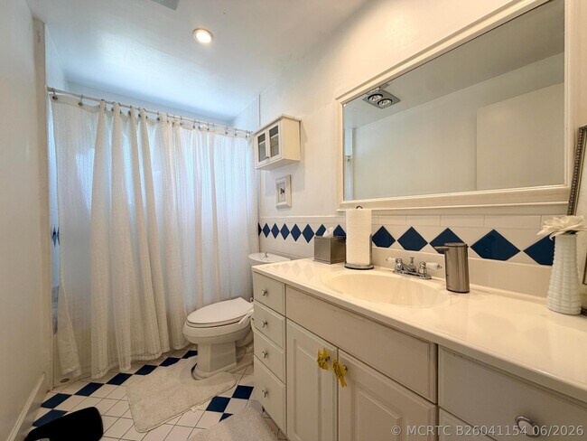 Building Photo - 5105 White Oak Ln