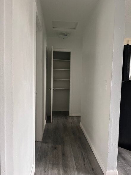 Building Photo - 384 Avenue N