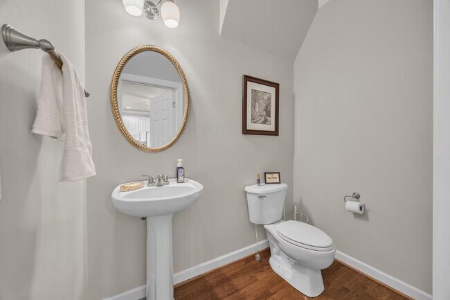 Building Photo - 270 Creatwood Trail