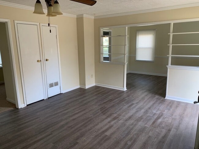 Building Photo - Cute 3 Bedroom 1 Bath Home