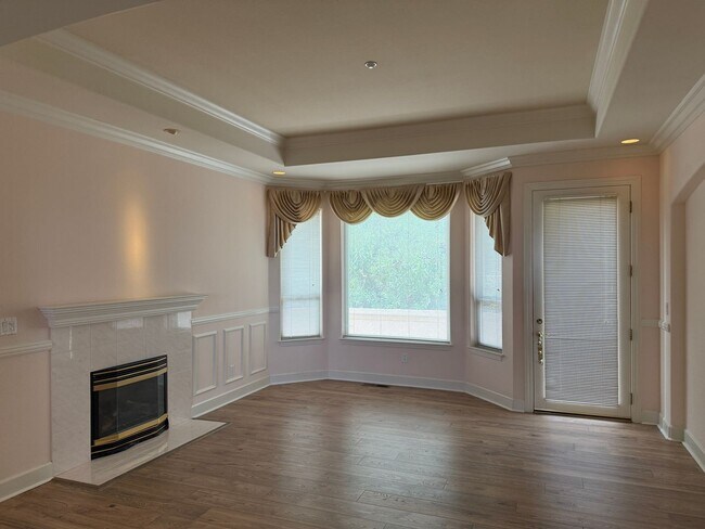 Building Photo - Morgan Hill Foothills Home