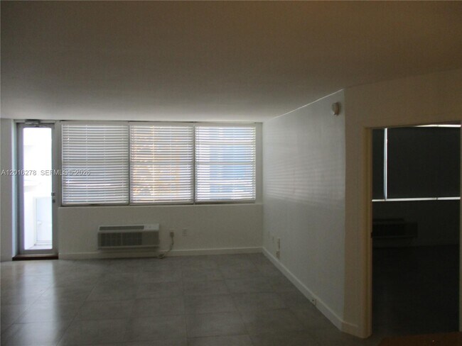Building Photo - 5313 Collins Ave