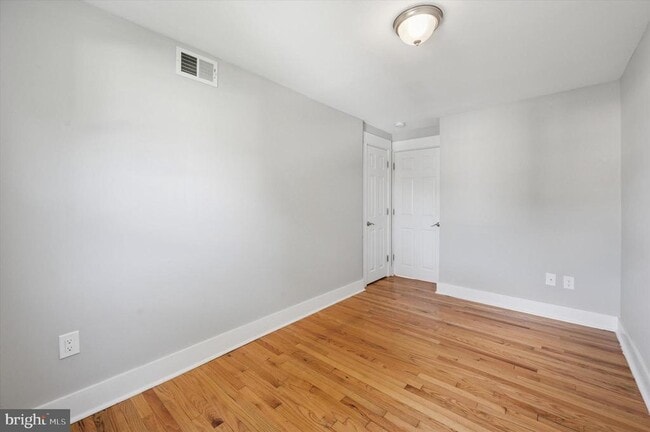 Building Photo - 125 W Berkley Ave