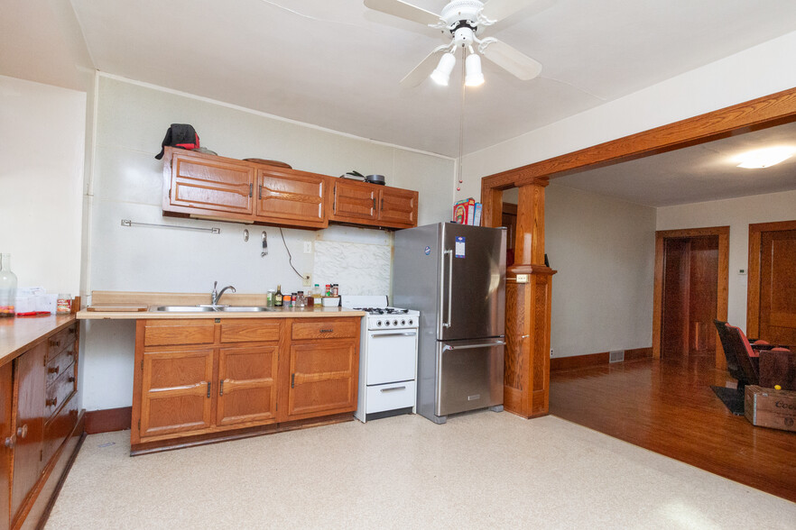 kitchen - 1522 Washington St