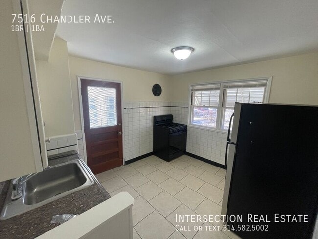 Building Photo - 7516 Chandler Ave