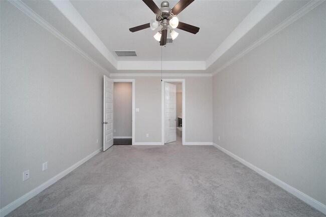 Building Photo - 4715 Hollow Tree Dr