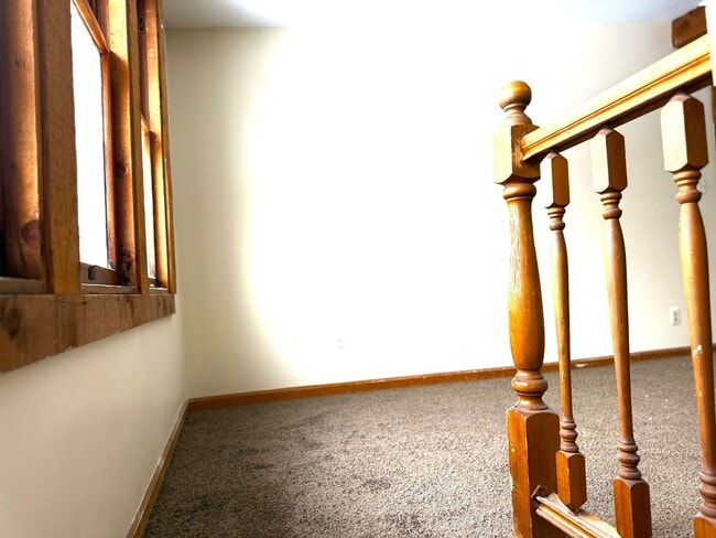 Building Photo - BEAUTIFUL SINGLE FAMILY MOVE-IN READY!!!