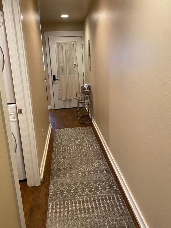 Building Photo - Fully Furnished Cozy Unit in Four Corners!