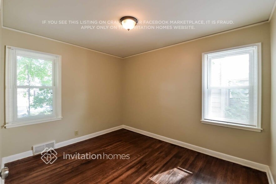 Building Photo - 5724 24th Ave S