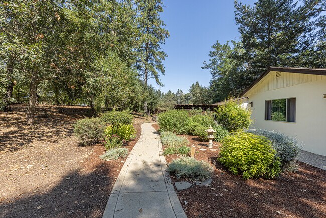 Building Photo - 525 Keyes Ave