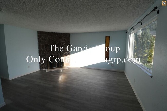 Building Photo - 4505 NE Emerson St