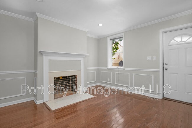 Building Photo - 915 W Lombard St