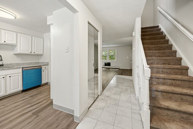 Building Photo - 74 Nutmeg Dr