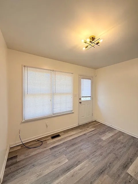 Building Photo - Room in Duplex on North St