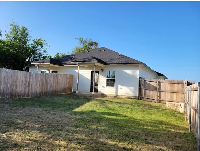 Building Photo - 112 Cora Lee Ln