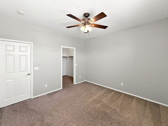 Building Photo - Spacious Chandler Home with RV Gate & 3-Car Garage!