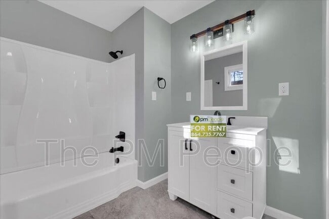 Building Photo - 501 S E St