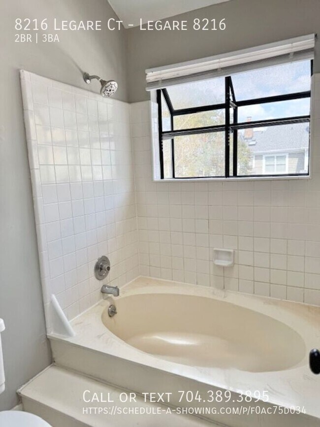 Building Photo - 8216 Legare Ct