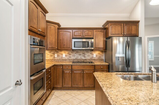 Building Photo - 4935 Willow Bluff Cir
